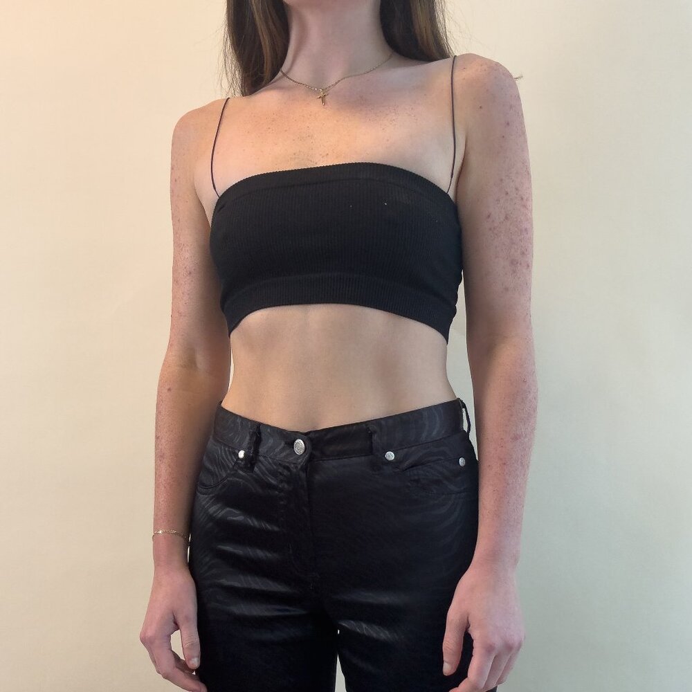 URBAN OUTFITTERS OUT FROM UNDER RIBBED CROP TOP